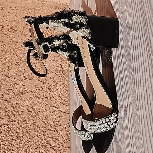 Betsey Johnson Annela embellished rhinestone sandals size 8.5 - Picture 10 of 15